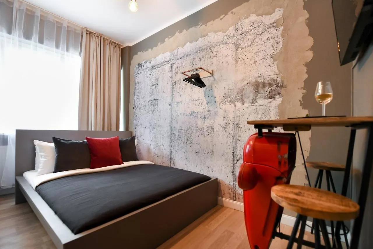 The Mini Industrial. Small Magheru Studio Apartment Bucharest
