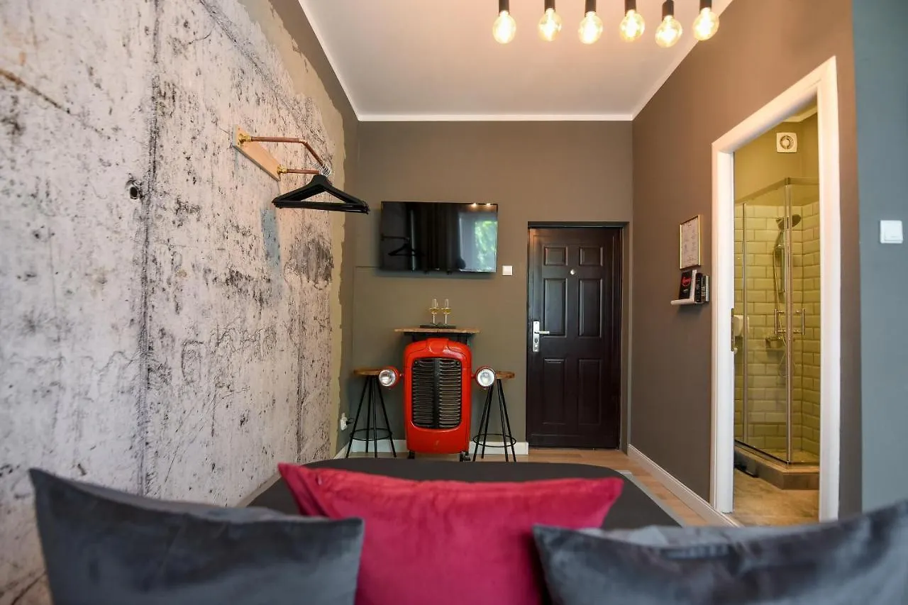 The Mini Industrial. Small Magheru Studio Apartment Bucharest
